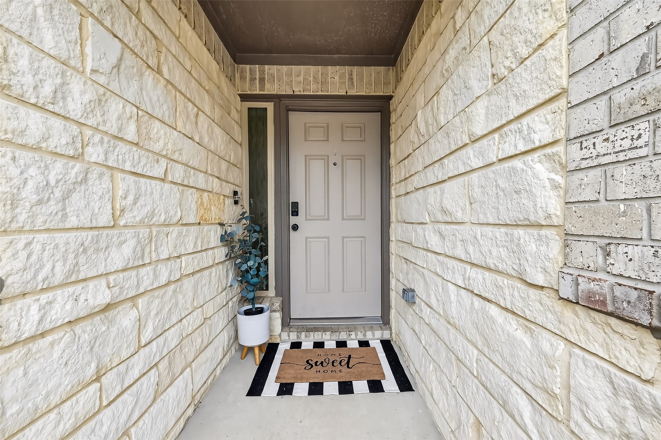 689 Red Elm Lane Conroe, TX 77304 - Photo 36 of 37 a bathroom with a sink and a mirror