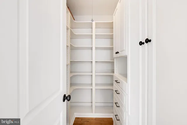 $2,000 | 922 South Washington Street, Unit 306, Alexandria, VA 22314