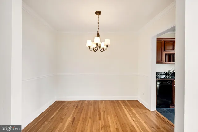 $2,000 | 922 South Washington Street, Unit 306, Alexandria, VA 22314