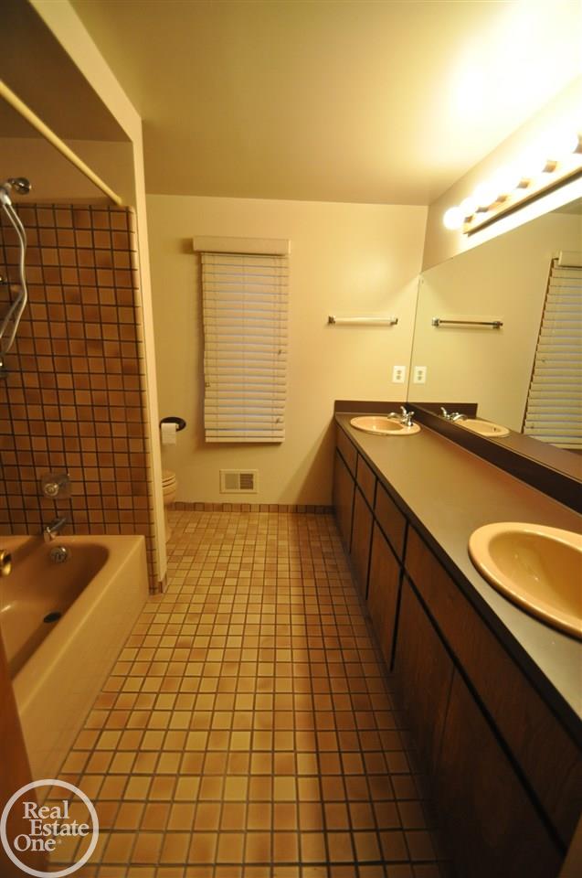 2509 Munster Road Rochester Hills, MI 48309 - Photo 25 of 31