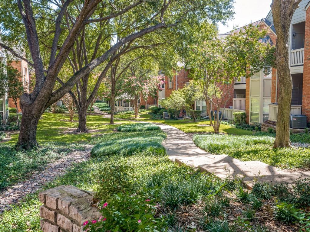 12660 Hillcrest Road, Unit 3206 Dallas, TX 75230 - Photo 28 of 32 Courtyard walkway
