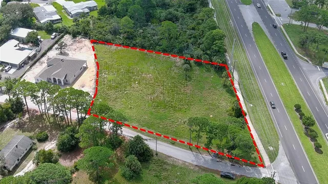 a view of an outdoor space