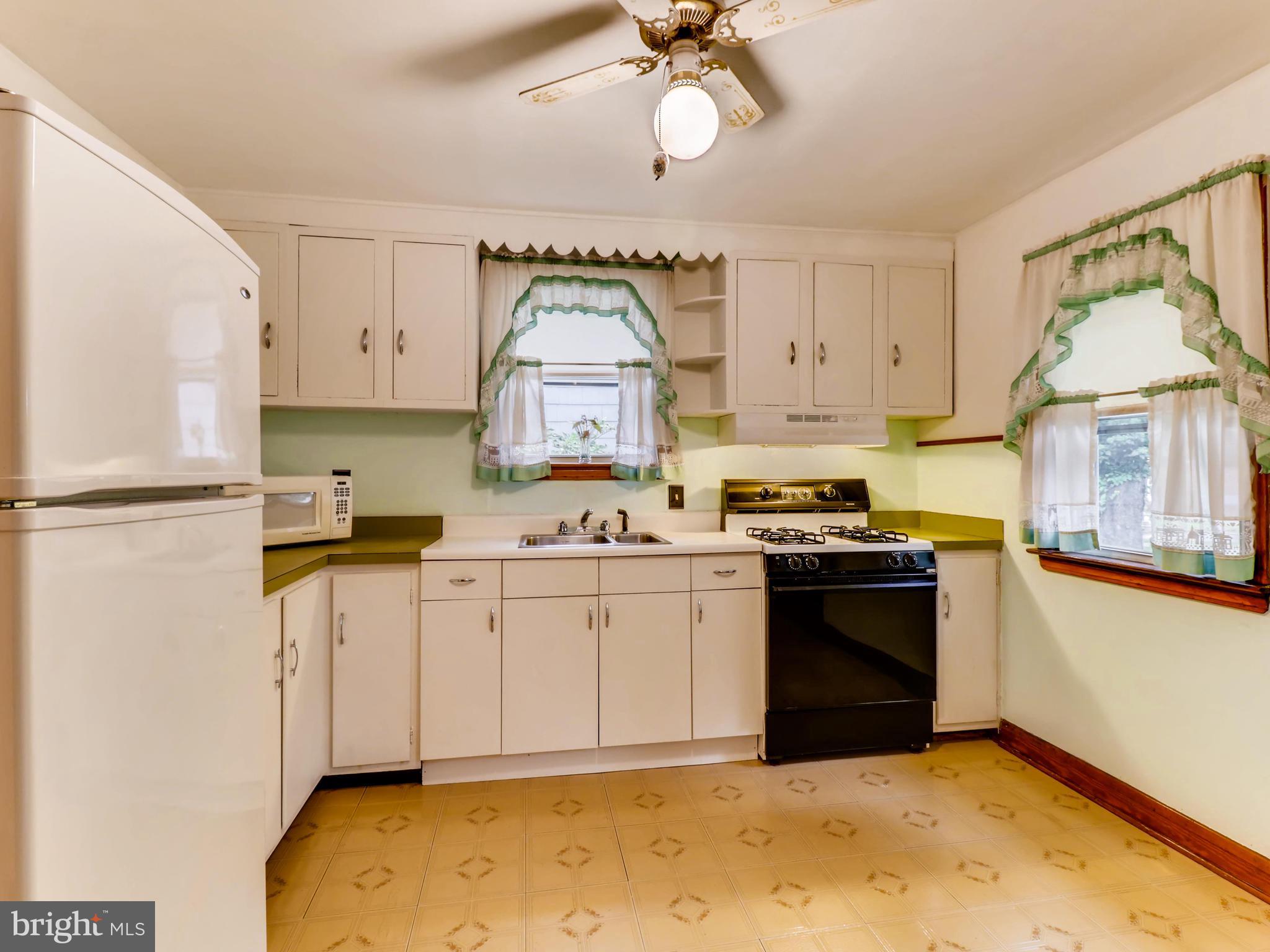4 A Northship Road Baltimore, MD 21222 - Photo 12 of 28 Kitchen