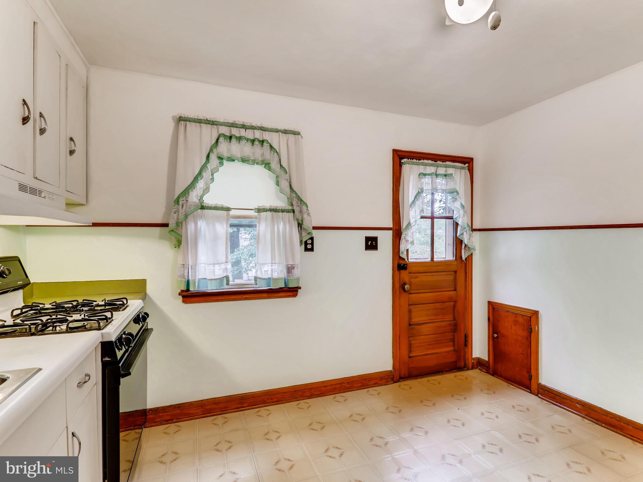 4 A Northship Road Baltimore, MD 21222 - Photo 13 of 28 Kitchen