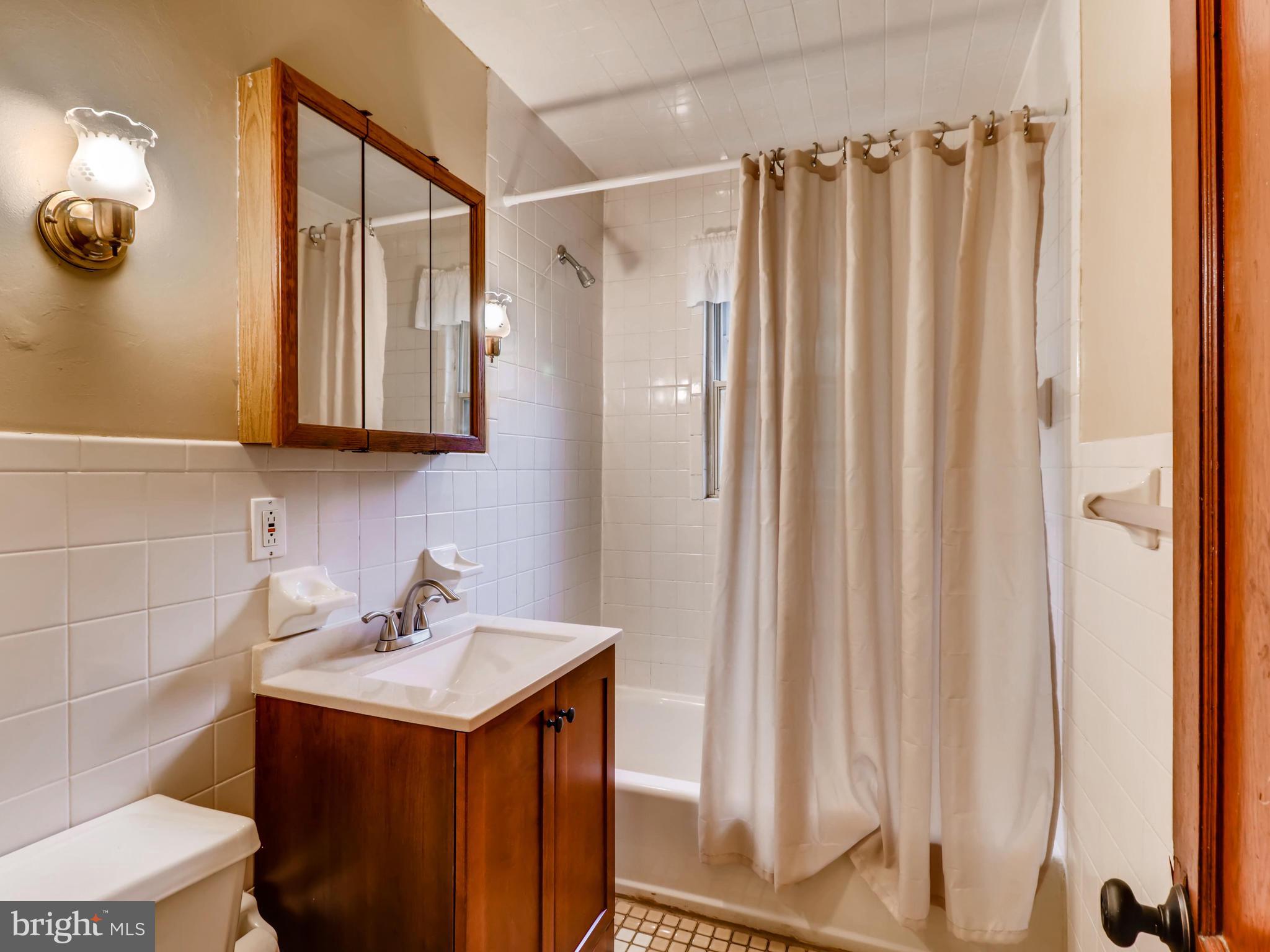 4 A Northship Road Baltimore, MD 21222 - Photo 18 of 28 Bath
