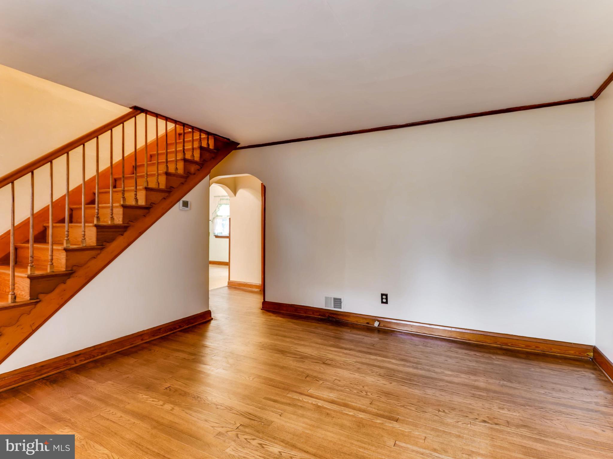 4 A Northship Road Baltimore, MD 21222 - Photo 4 of 28 Living Room