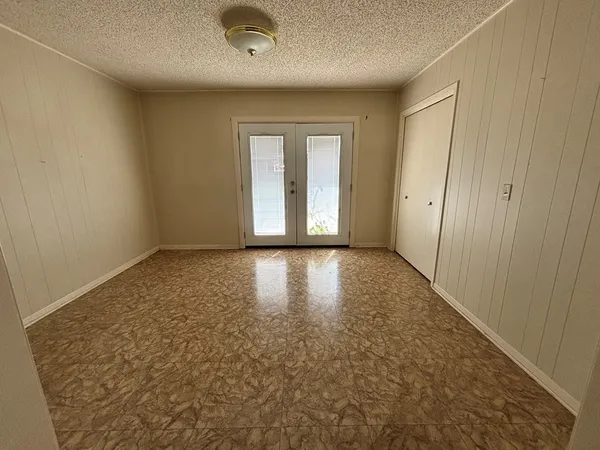 $155,000 | 306 South Broadway Street, Rocksprings, TX 78880