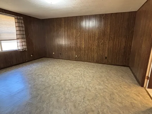 $155,000 | 306 South Broadway Street, Rocksprings, TX 78880