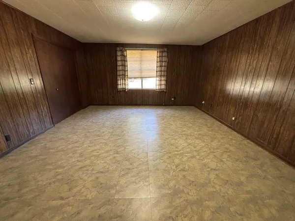 $155,000 | 306 South Broadway Street, Rocksprings, TX 78880