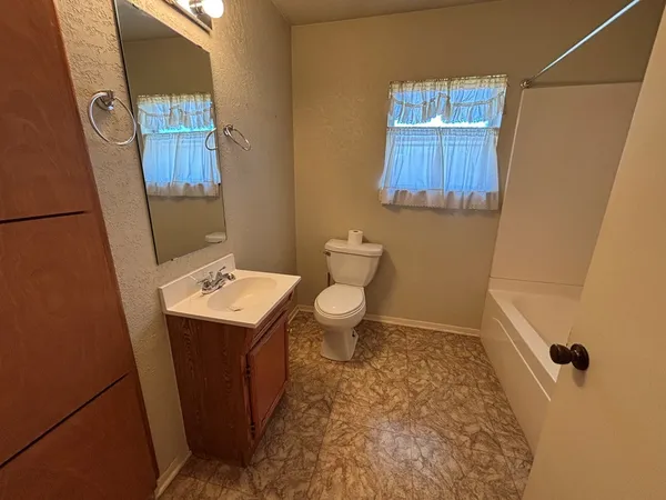 $155,000 | 306 South Broadway Street, Rocksprings, TX 78880