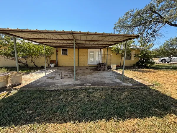 $155,000 | 306 South Broadway Street, Rocksprings, TX 78880