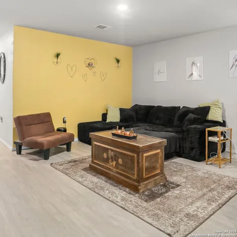 $1,500 | 11910 Pewee, San Antonio, TX 78221