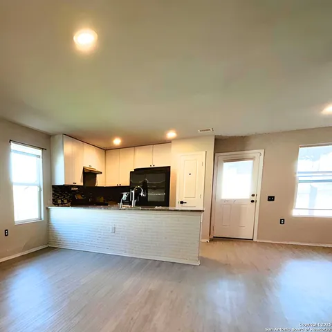 $1,500 | 11910 Pewee, San Antonio, TX 78221