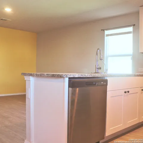 $1,500 | 11910 Pewee, San Antonio, TX 78221