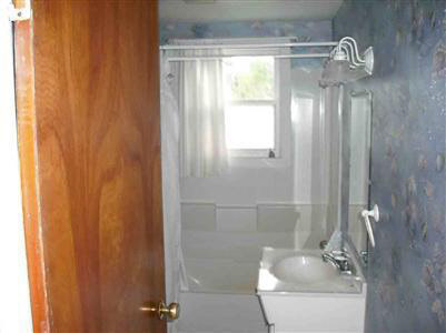 2079 Eberly Road Flint, MI 48532 - Photo 12 of 13 20120388-11.JPG