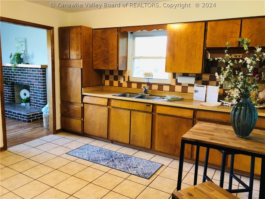 9466 Charleston Road Ripley, WV 25271 - Photo 3 of 19 Gallery Image 3