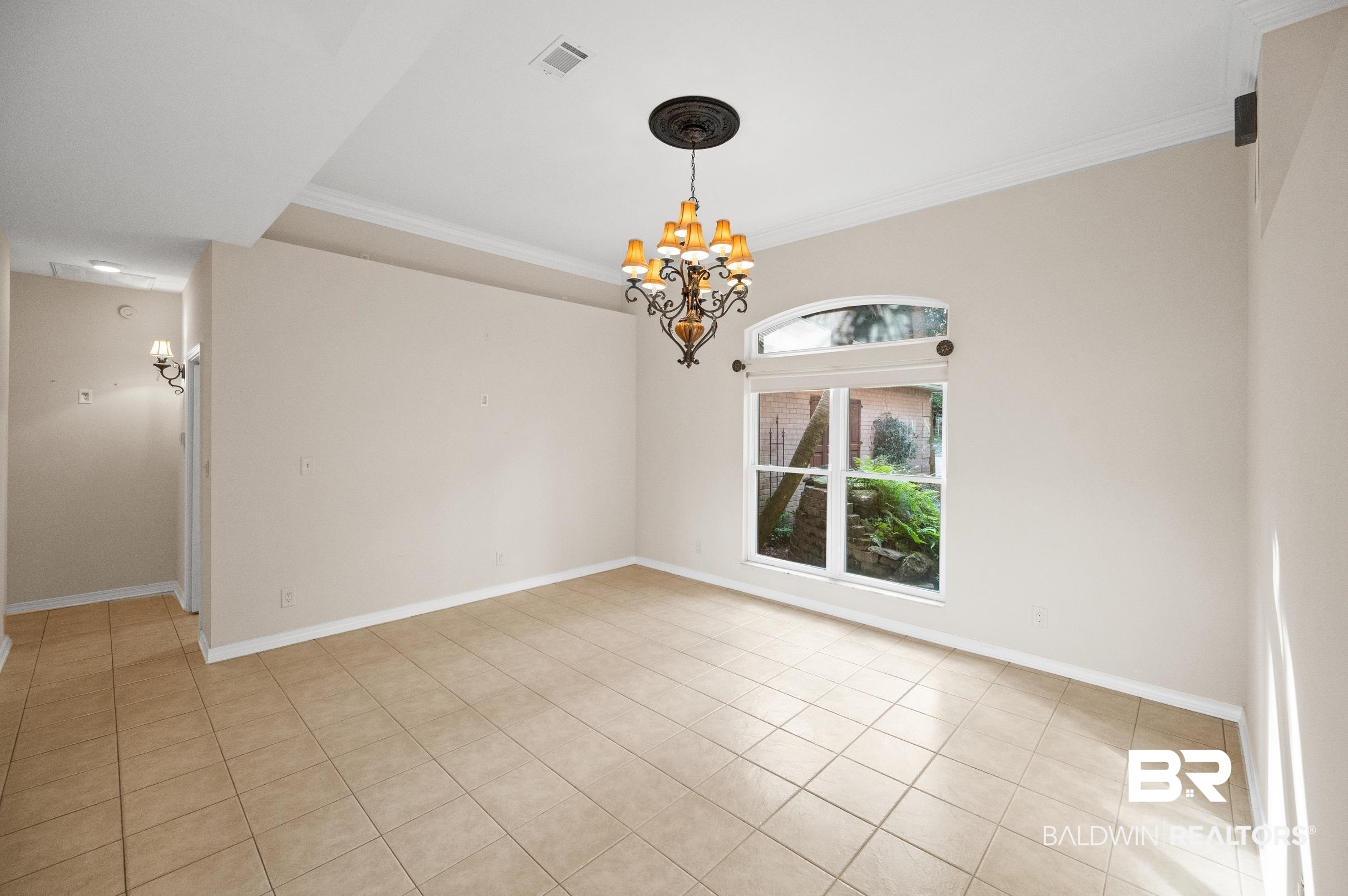 9370 Neumann Drive Elberta, AL 36530 - Photo 13 of 47 Dining Room