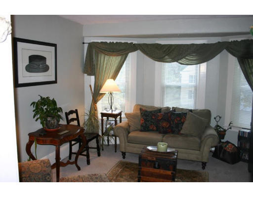 39 Walnut Street Needham, MA 02492 - Photo 3 of 20