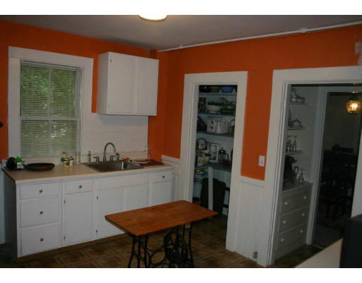 39 Walnut Street Needham, MA 02492 - Photo 8 of 20