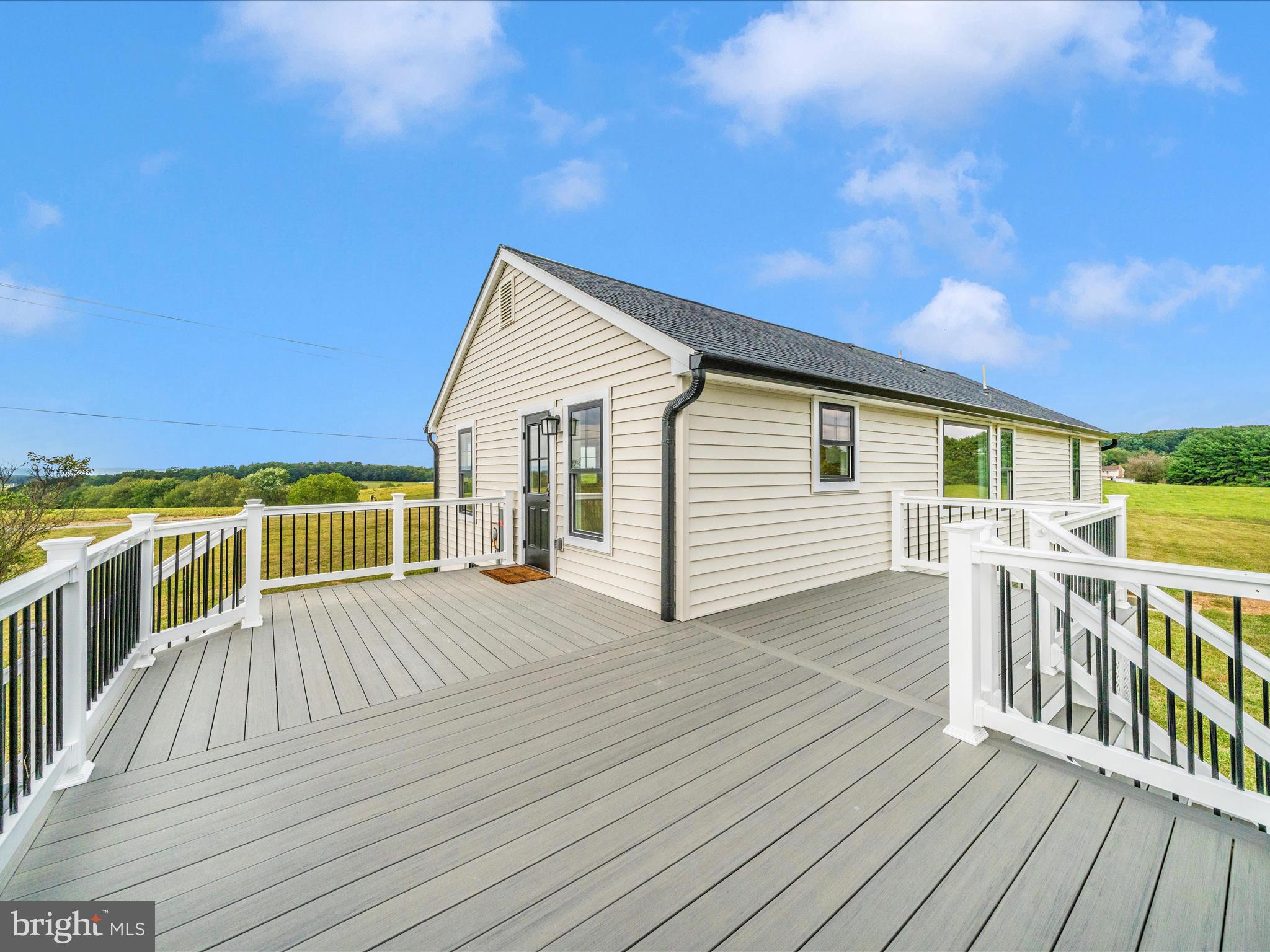 14901 New Windsor Road New Windsor, MD 21776 - Photo 43 of 75 Deck