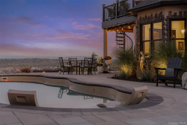 $1,599,999 | 1582 Route 9w, Marlboro, NY 12542