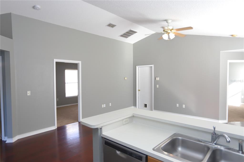 5826 Tanagerlake Road Lithia, FL 33547 - Photo 6 of 23 Gallery Image 6