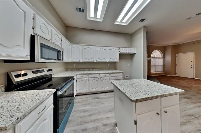 $2,475 | 1516 Mission Ridge Trail, Carrollton, TX 75007