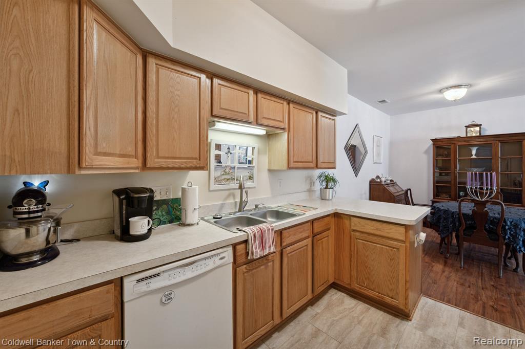 1120 Rial Lake Drive Howell, MI 48843 - Photo 11 of 36 Gallery Image 11