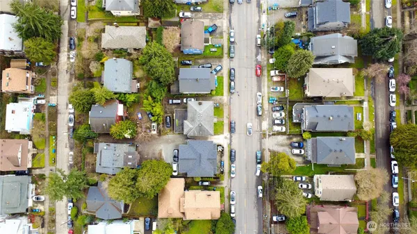 $1,450,000 | 5026 20th Avenue Northeast, Seattle, WA 98105