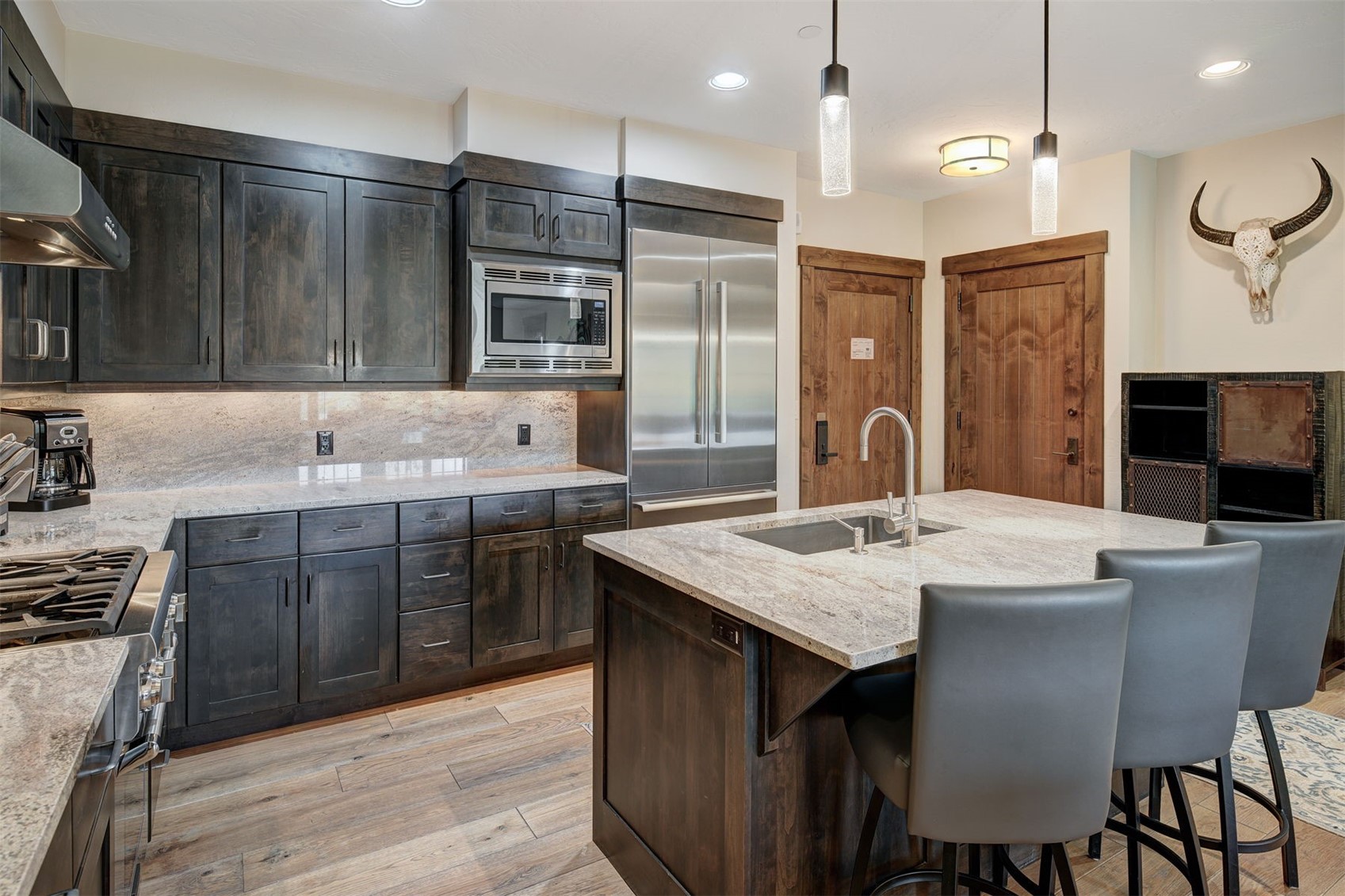 610 Columbine Road, Unit 6207 Breckenridge, CO 80424 - Photo 3 of 45