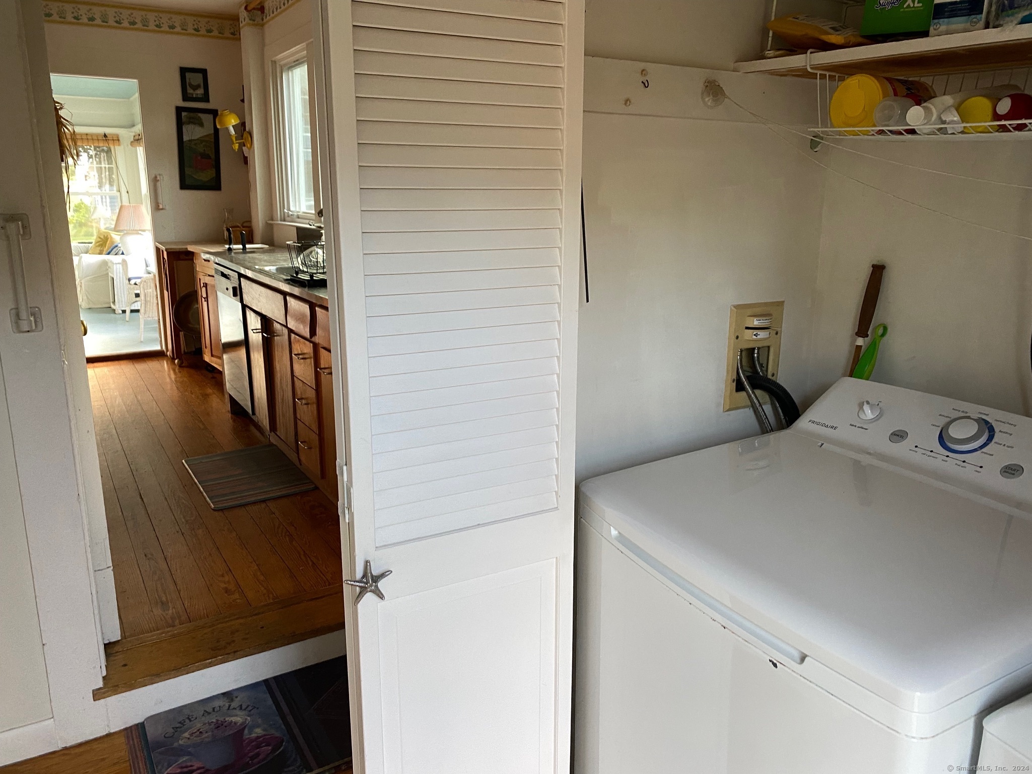 33 Grove Avenue Madison, CT 06443 - Photo 16 of 35