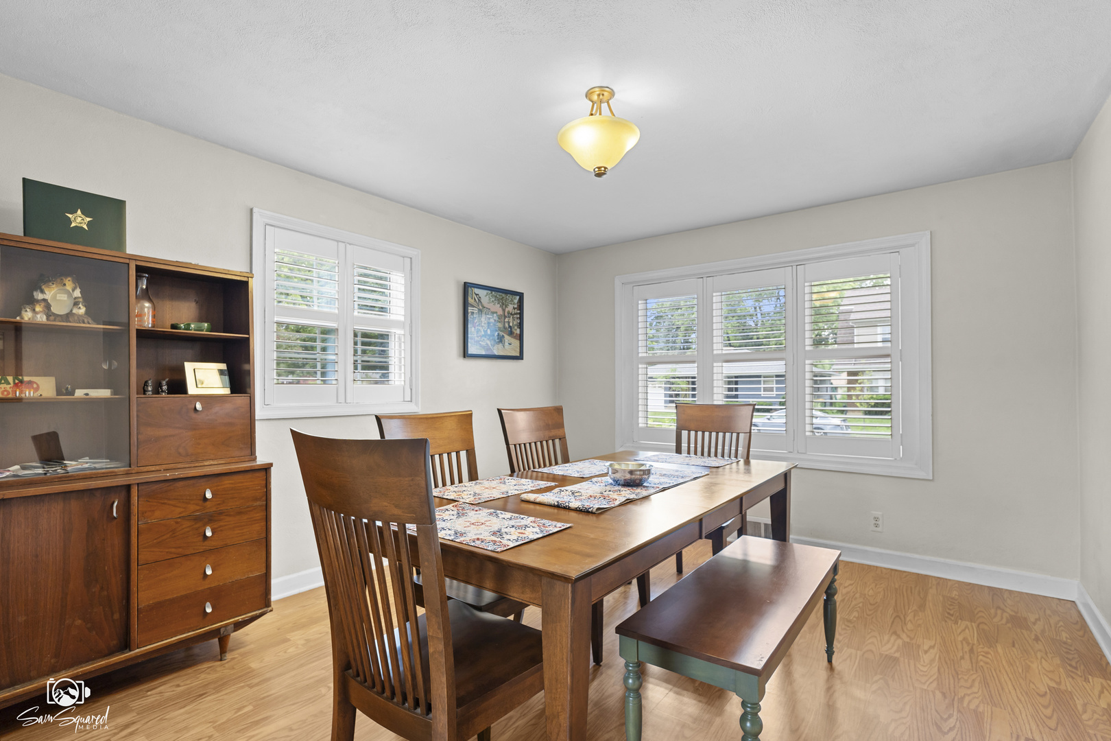515 Cornelia Street Joliet, IL 60435 - Photo 14 of 28 a view of a dining room with furniture