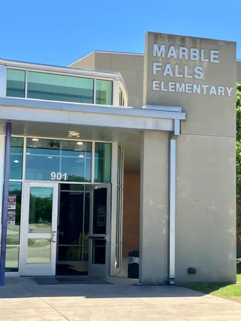 $1,500 | 708 Avenue South, Marble Falls, TX 78654