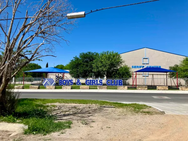 $1,500 | 708 Avenue South, Marble Falls, TX 78654