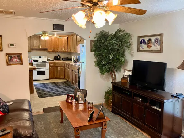 $1,500 | 708 Avenue South, Marble Falls, TX 78654