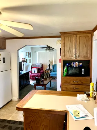 $1,500 | 708 Avenue South, Marble Falls, TX 78654