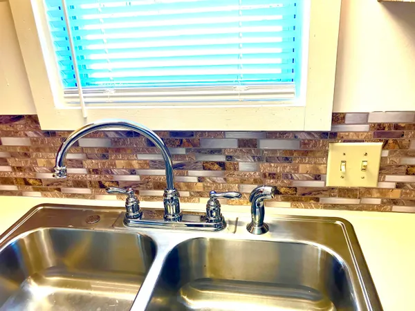 $1,500 | 708 Avenue South, Marble Falls, TX 78654