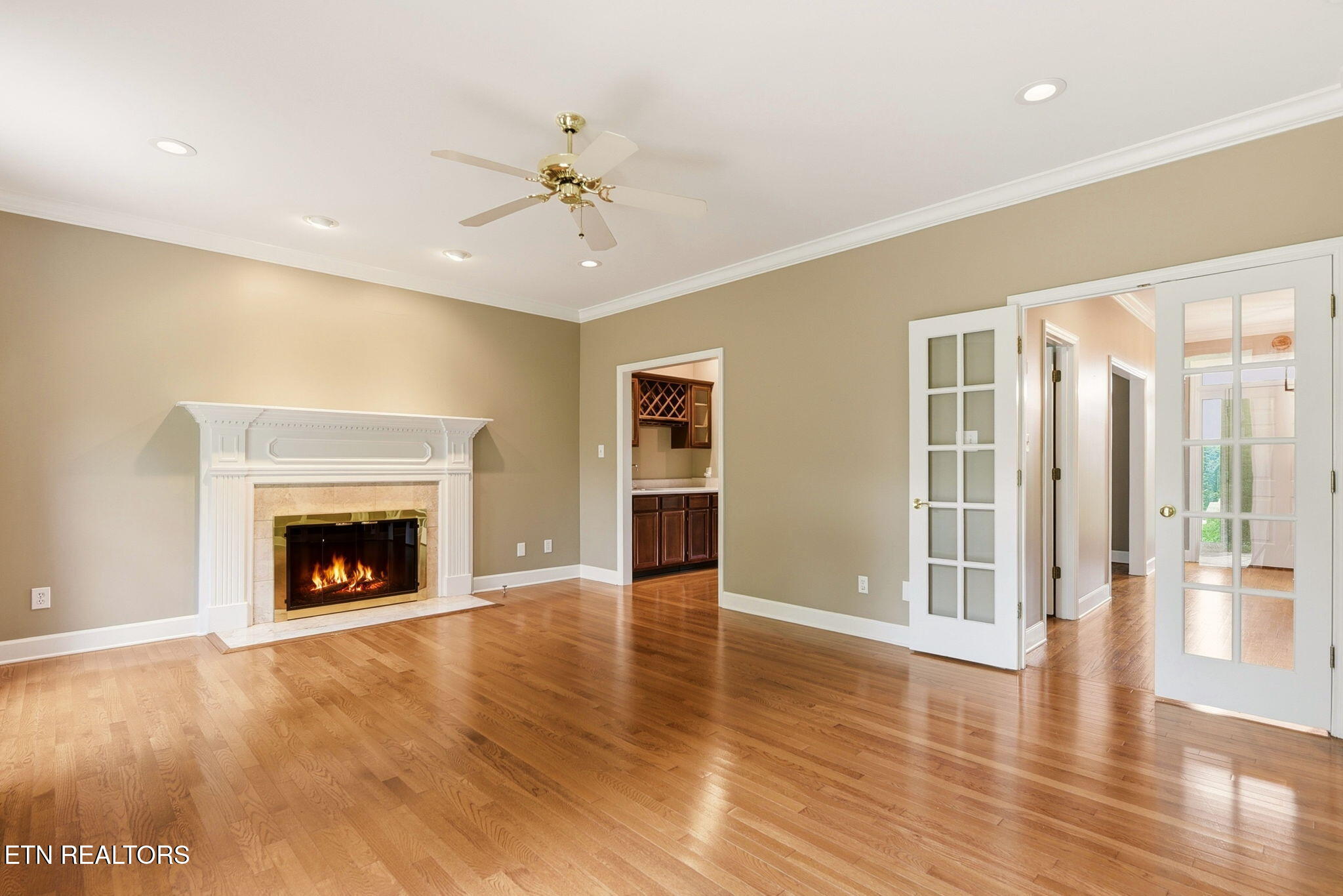 38 Riverside Drive Oak Ridge, TN 37830 - Photo 12 of 56 12-web-or-mls-DSC_5277_with_fire
