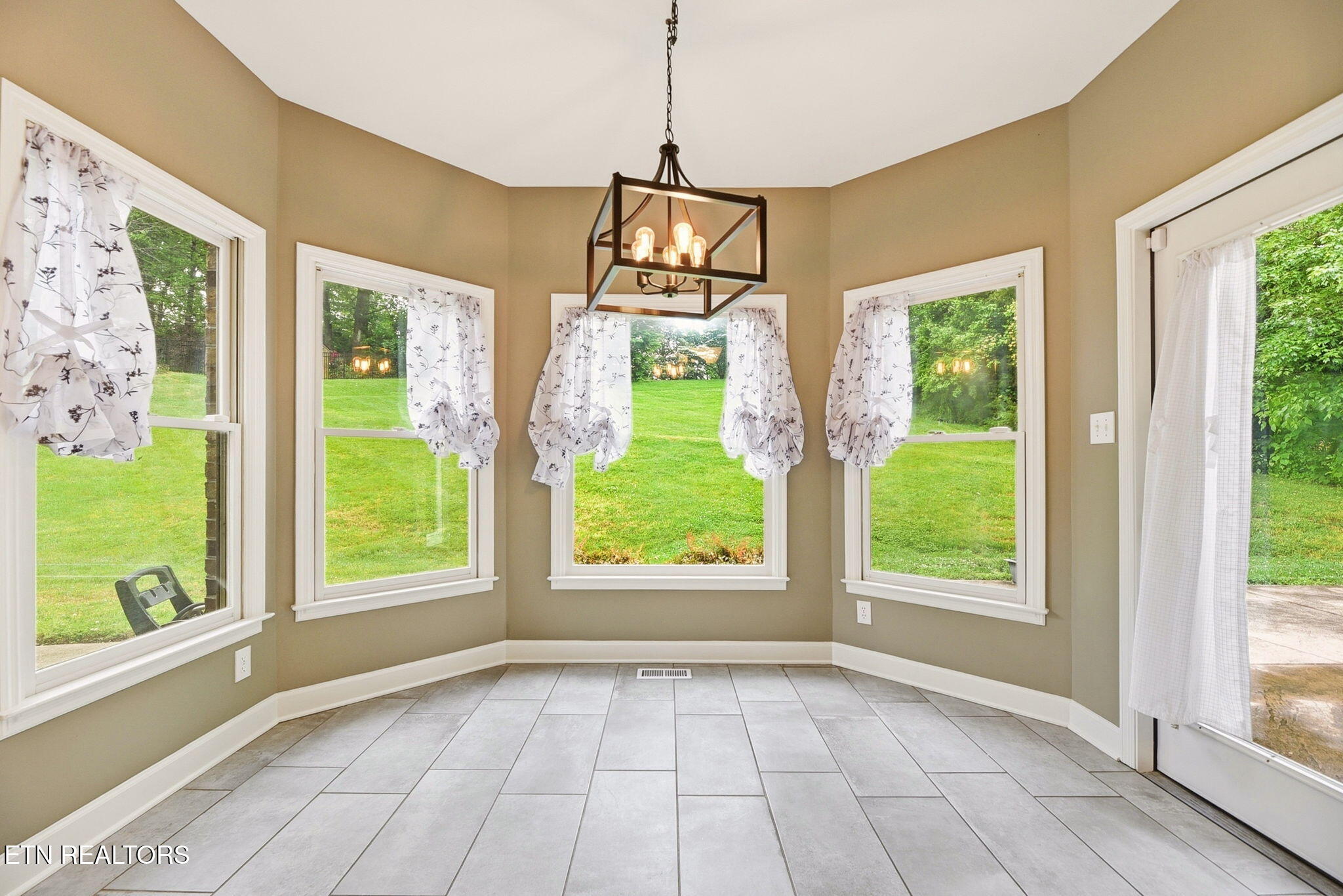 38 Riverside Drive Oak Ridge, TN 37830 - Photo 21 of 56 21-web-or-mls-DSC_5301