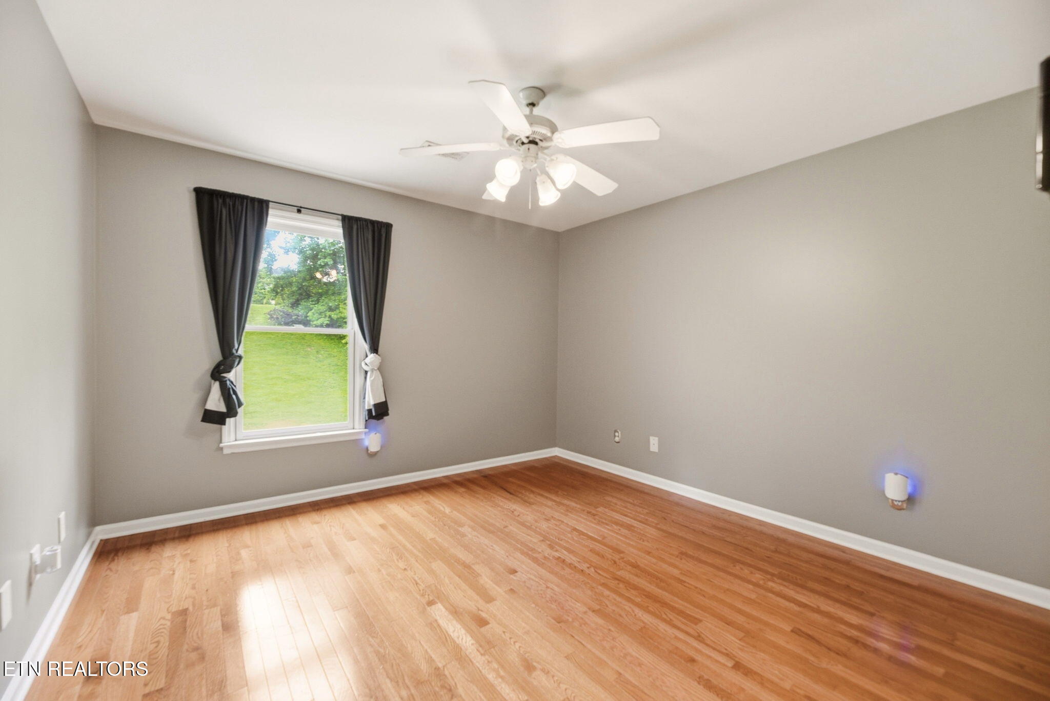38 Riverside Drive Oak Ridge, TN 37830 - Photo 33 of 56 33-web-or-mls-DSC_5331
