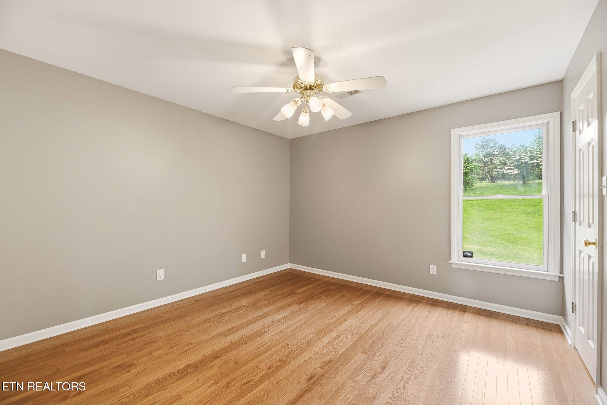 38 Riverside Drive Oak Ridge, TN 37830 - Photo 36 of 56 36-web-or-mls-DSC_5337