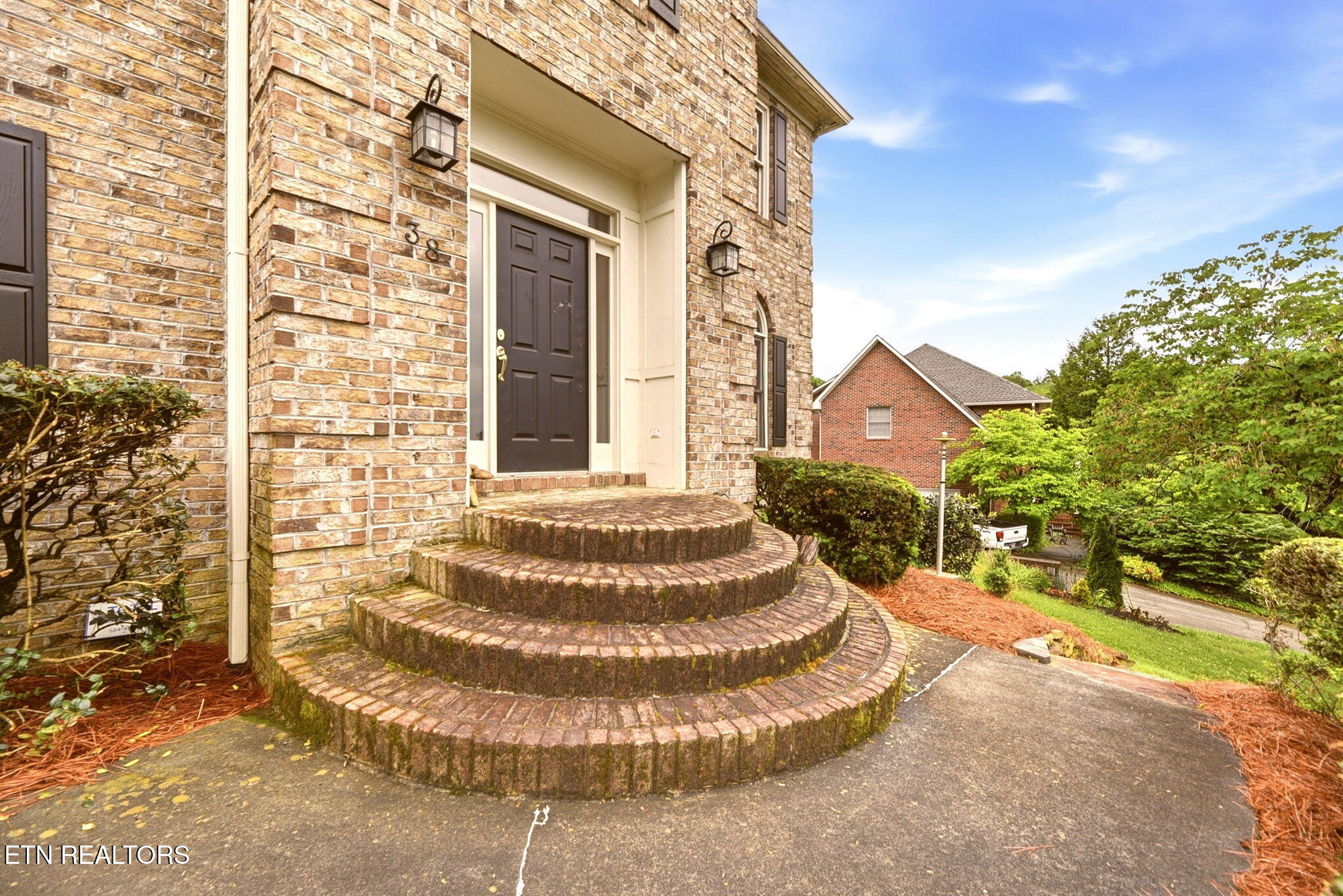 38 Riverside Drive Oak Ridge, TN 37830 - Photo 4 of 56 4-web-or-mls-DSC_5256