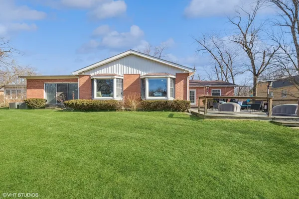 $400,000 | 1430 Brassie Avenue, Flossmoor, IL 60422