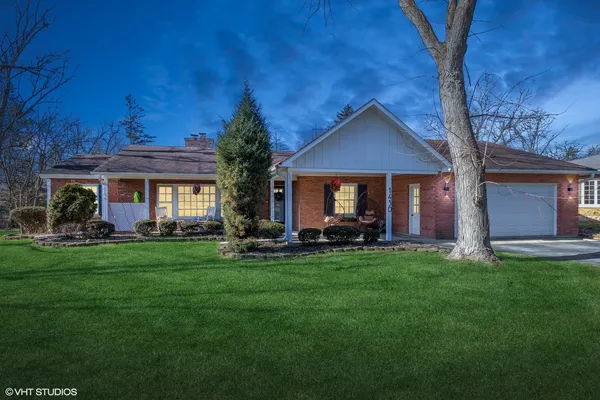 $400,000 | 1430 Brassie Avenue, Flossmoor, IL 60422