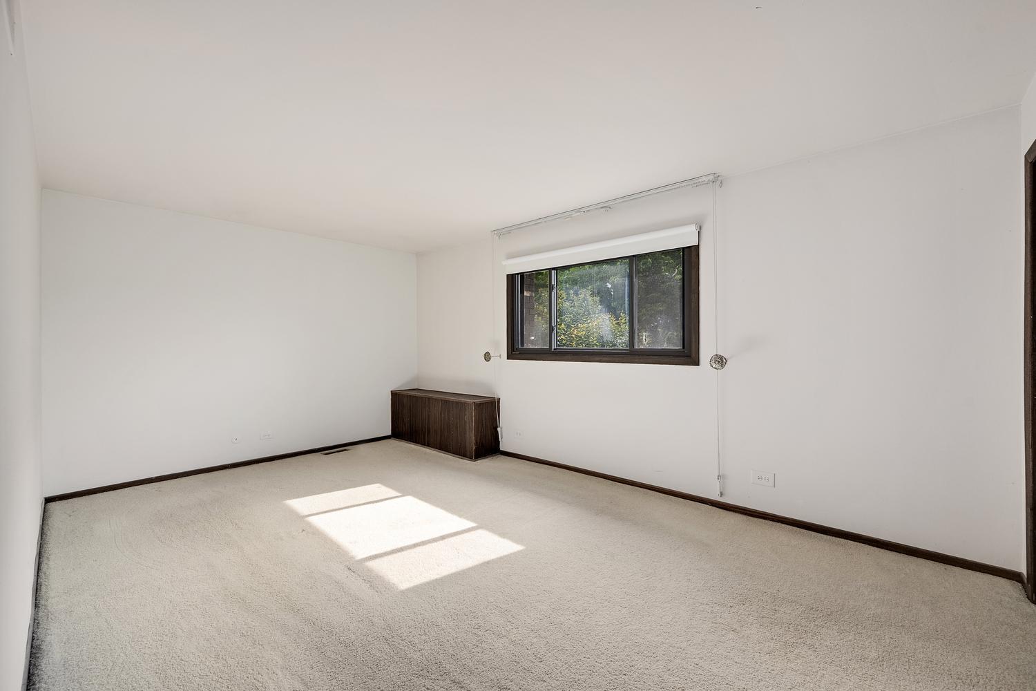 3N565 Crown Road Elmhurst, IL 60126 - Photo 12 of 35