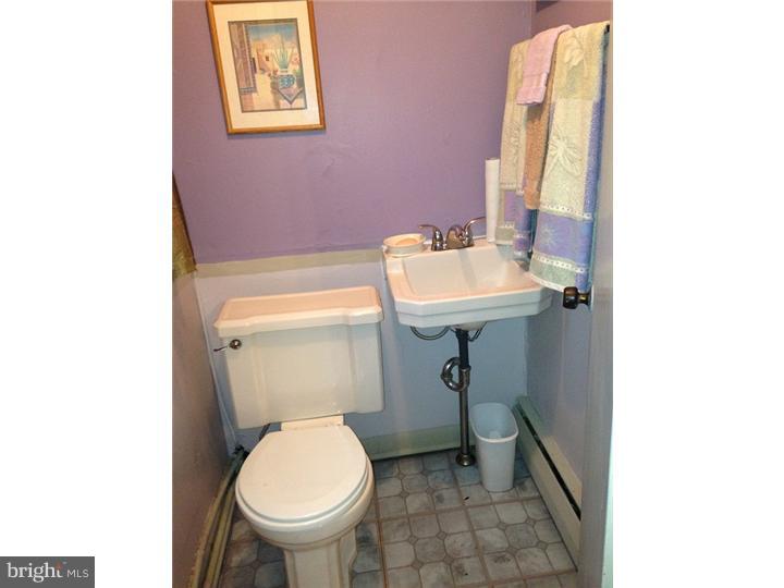 300 Heathcliffe Road Abington, PA 19006 - Photo 17 of 17