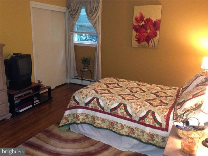 300 Heathcliffe Road Abington, PA 19006 - Photo 10 of 17