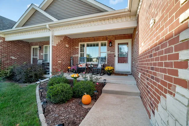 $325,000 | 921 Casey Drive, Minooka, IL 60447