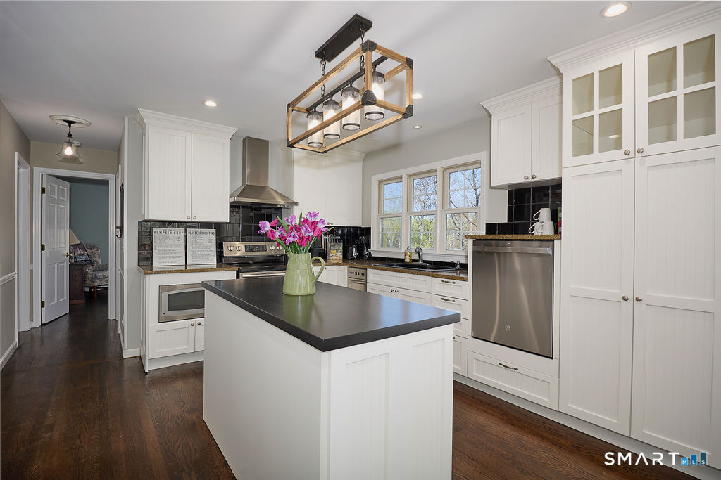 19 Evergreen Place Ridgefield, CT 06877 - Photo 11 of 36