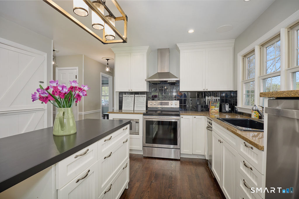 19 Evergreen Place Ridgefield, CT 06877 - Photo 12 of 36
